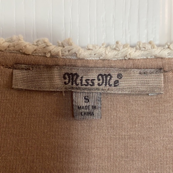 Miss Me Vest - Picture 3 of 11